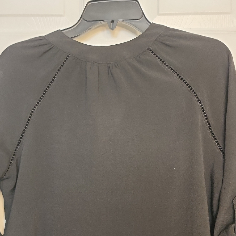 Elegant Black V-Neck Blouse - Picture 6 of 13